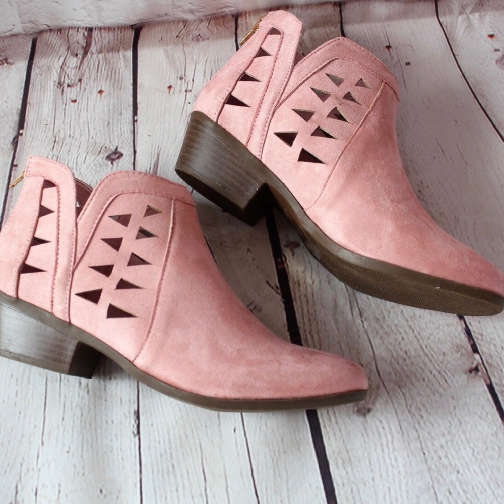 NWT Mauve Carrie Booties